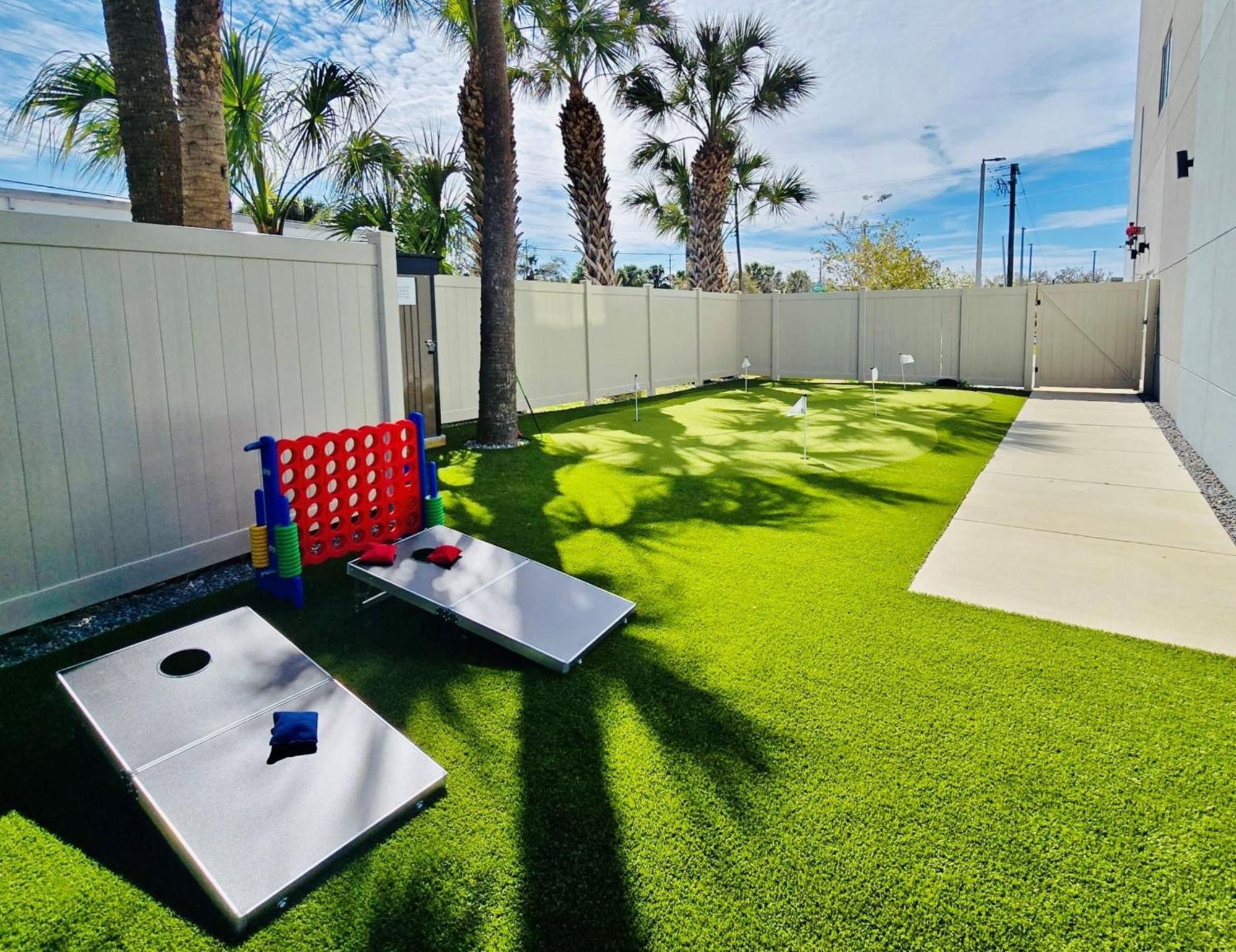 Holiday Inn Express & Suites Tampa Stadium - Airport Area By Ihg Exterior foto